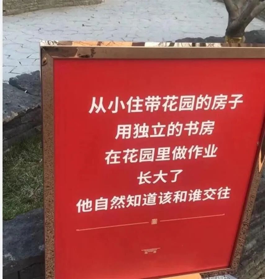 DƬ